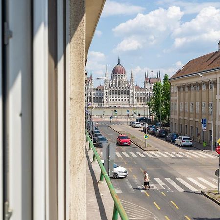 Bright Studio With Parliament View, Free Parking Budapest Luaran gambar