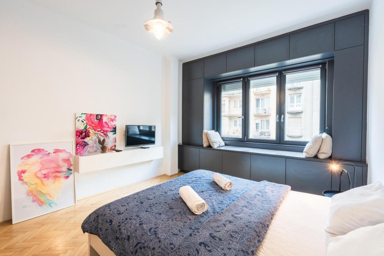 Bright Studio With Parliament View, Free Parking Budapest Luaran gambar