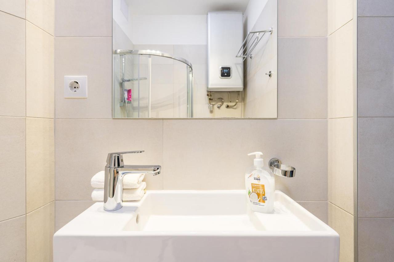 Bright Studio With Parliament View, Free Parking Budapest Luaran gambar