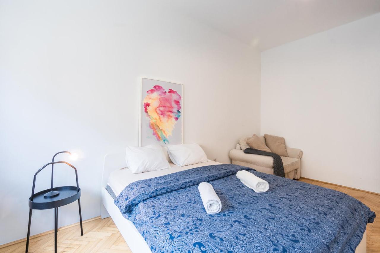 Bright Studio With Parliament View, Free Parking Budapest Luaran gambar